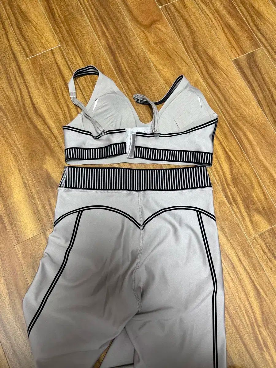 ALO ヨガウェア セット ブラトップ レギンス