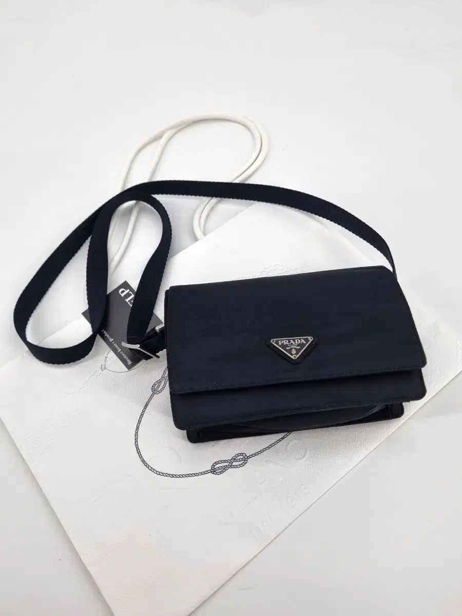 PRADA プラダ ミニクロスバッグ