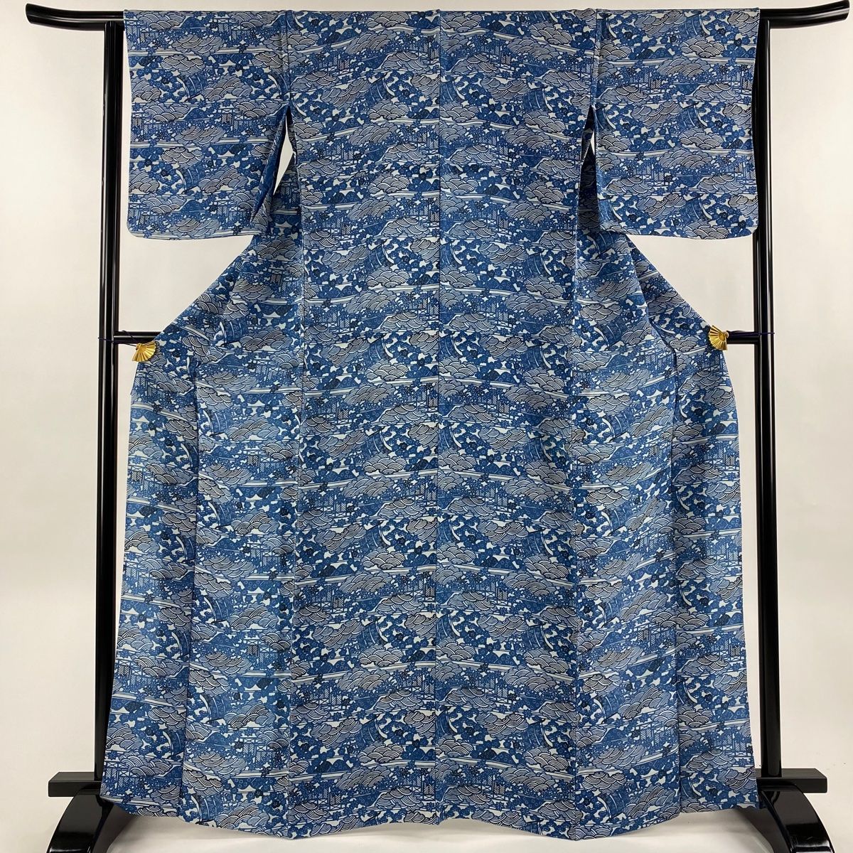 小紋 リサイクル着物 身丈158cm 裄62cm 前幅23cm 後幅31cm 袖丈47cm レディース 木の葉 裄Sサイズ 夏用 正絹（シルク）黒地 美品 小紋 着物 身丈158cm 裄62cm 前幅23cm 後幅28cm 袖丈48cm 袷仕立