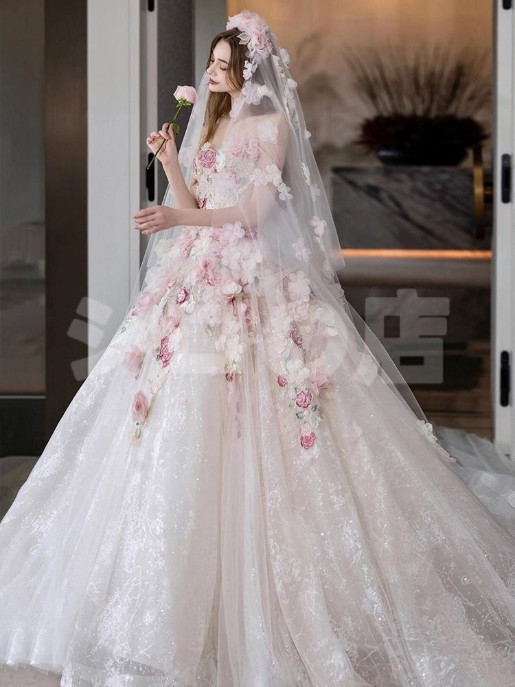 ♥ ウェディングドレス 花嫁 二次会 ウエディングドレス 結婚式 ロングドレス Aライン チュール レース ロングトレーン 小花レース 挙式 披露宴 ブライダル 編み上げ 大人