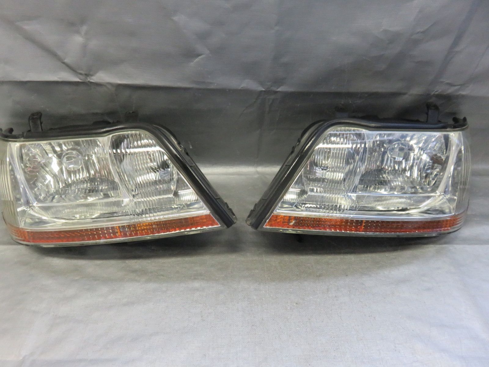 豊富な，高品質 ☆UZS175 マジェスタ HID ヘッドライト 左右 KOITO 30