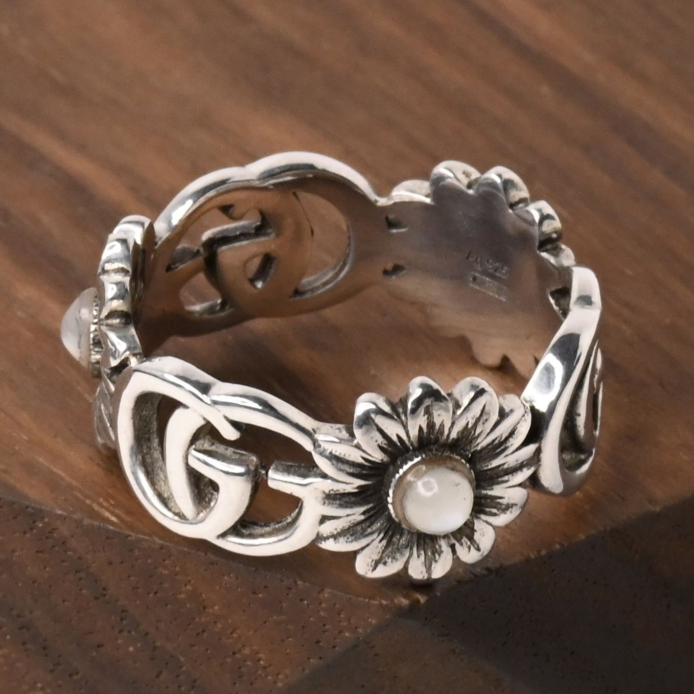 研磨済】GUCCI ダブルG マザー・オブ・パール リング 14.5号 シルバー