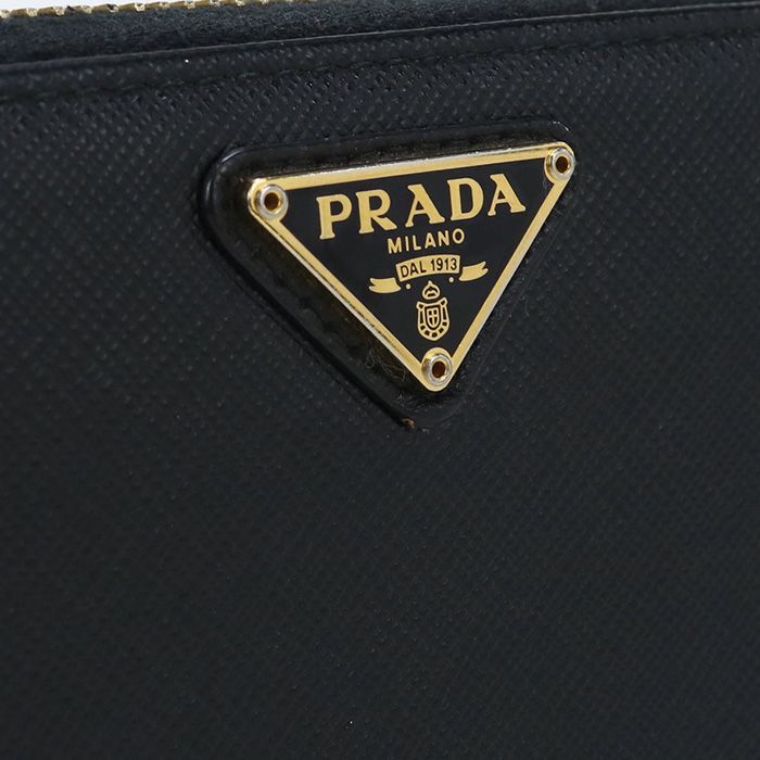 未使用級✨プラダ　1ML506 サフィアーノトライアングル　ラウンドジップ プラダ PRADA 財布 長財布 サフィアーノトライアングルロゴ