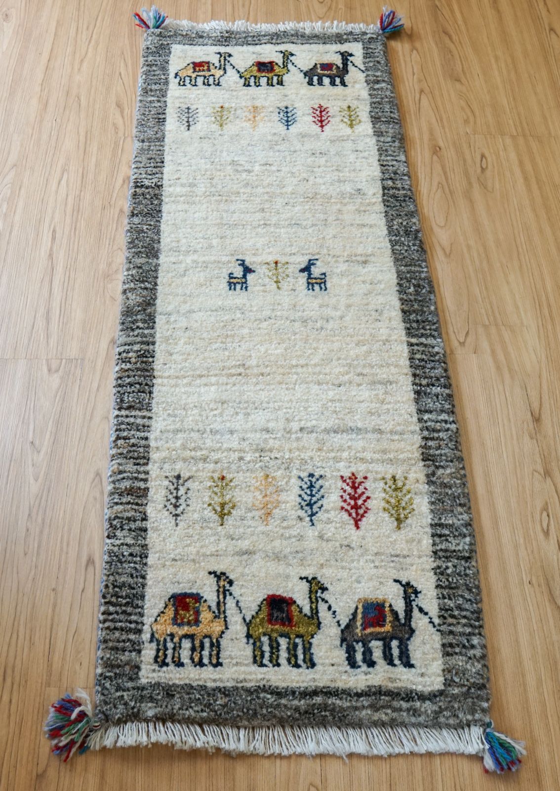 123×44cm ペルシャギャッベ アマレ族 ギャベ ランナー - メルカリ