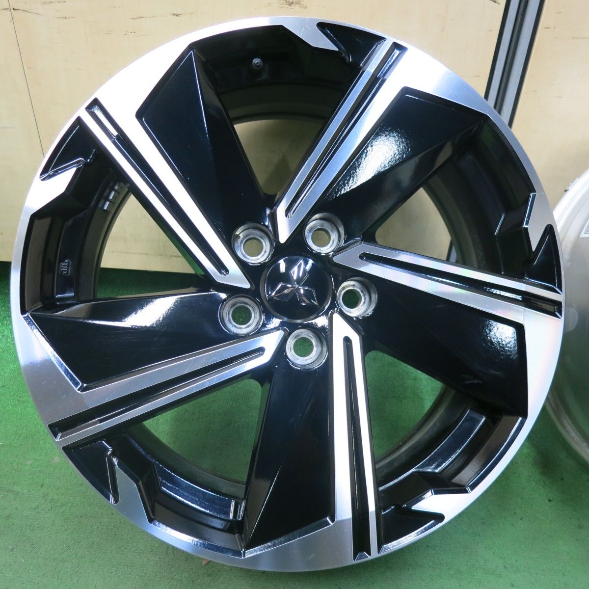 送料無料] 新車外し☆三菱 エクリプス クロス PHEV 純正 ENKEI