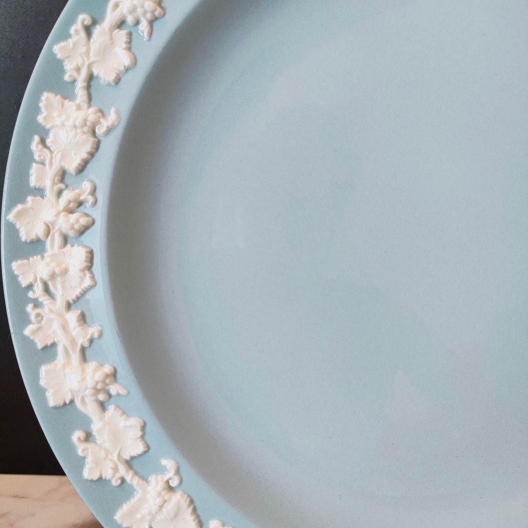 ☆廃盤品☆ウェッジウッド ディナープレート エンボス クイーンズ