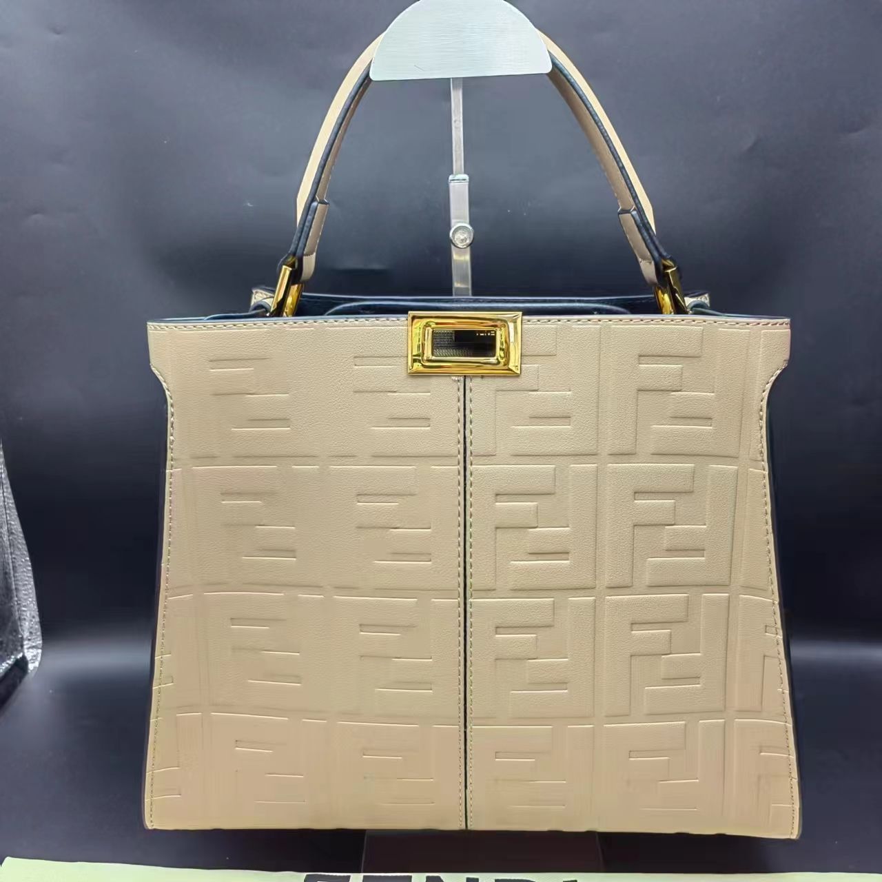 極上美品✨FENDI ハンドバッグ ショルダーバッグ - メルカリ