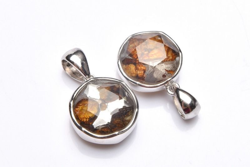 ⭐*︎様 パラサイト隕石 ペンダントトップ 隕石 石鉄隕石 セリコ 重さ