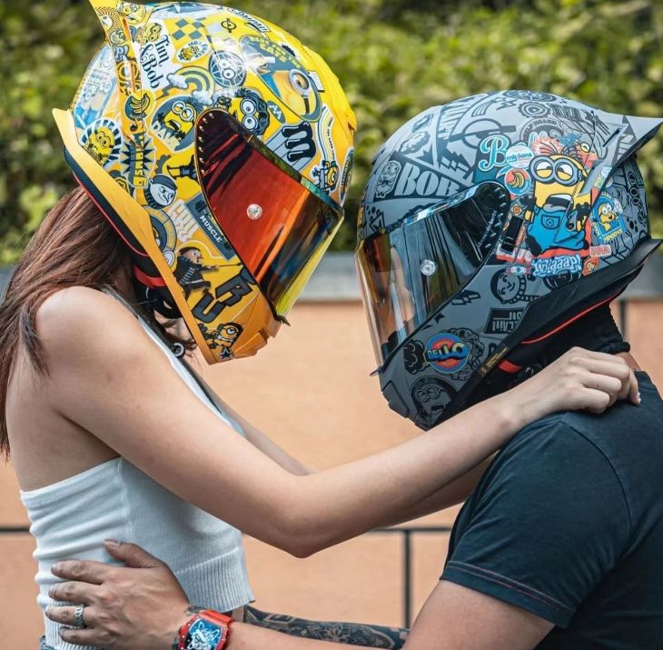 ミニオンズ キャラクターレディースフルフェイスヘルメット