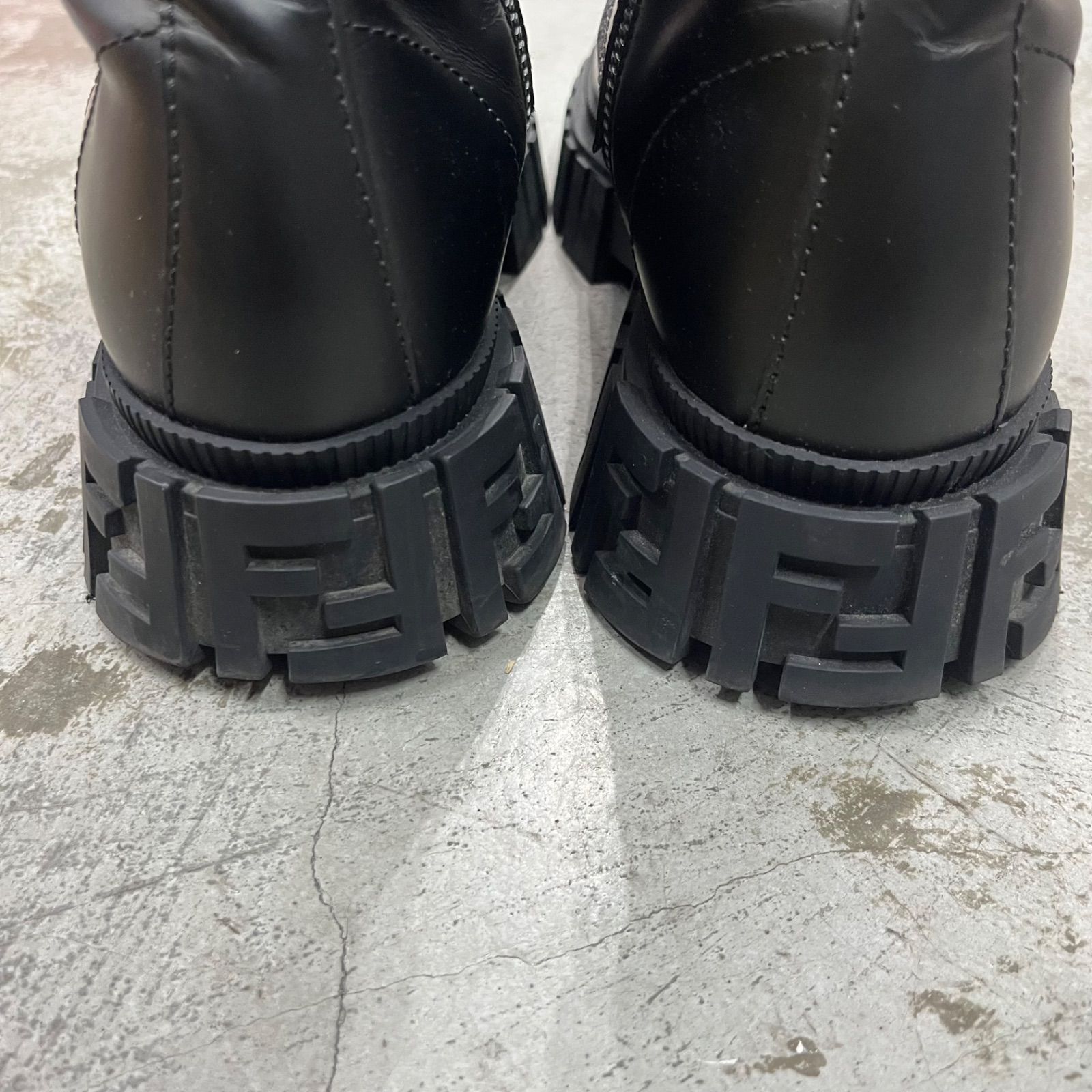 FENDI FFロゴ ズッカ柄 フォース レースアップ アンクル レザー ブーツ 