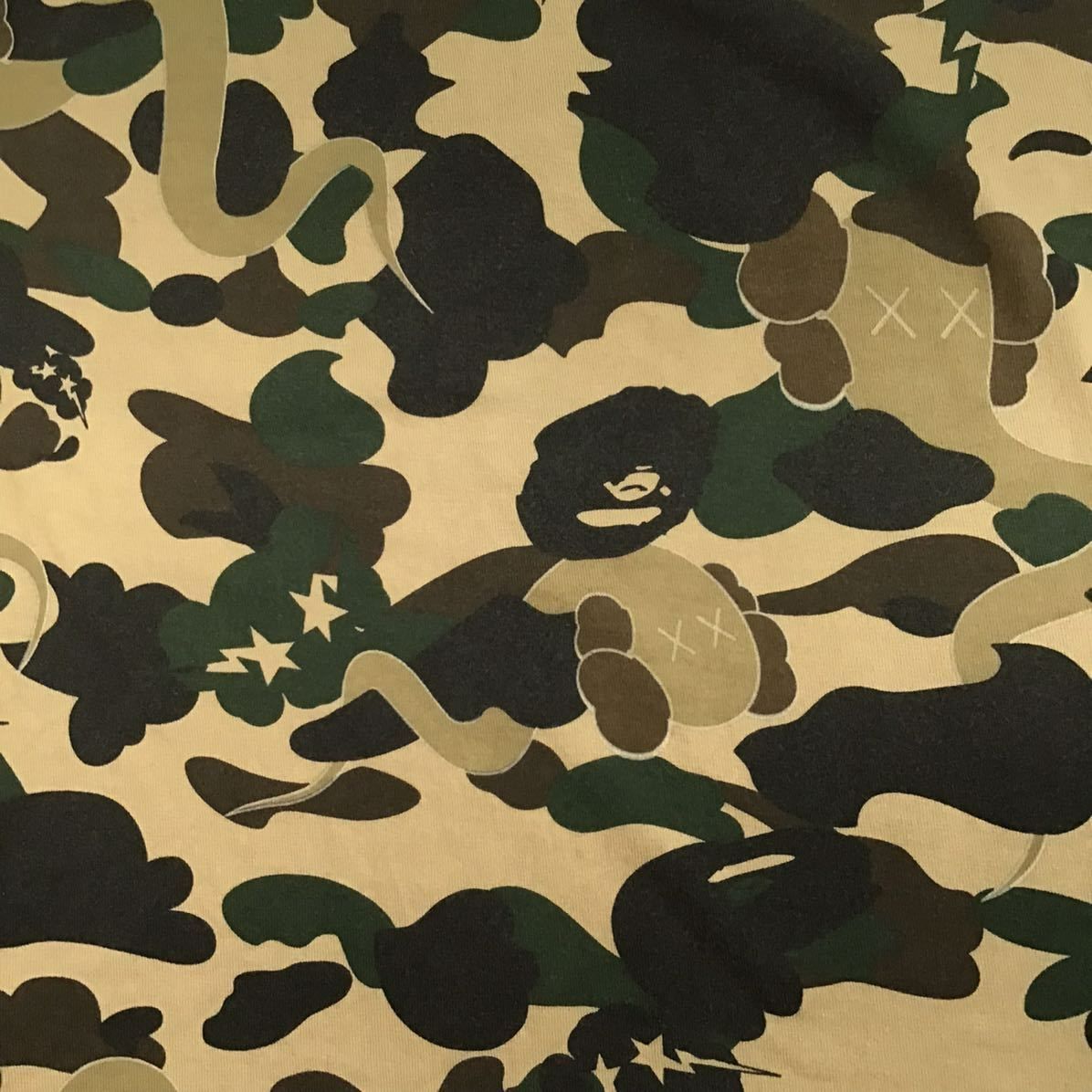 ☆激レア☆ BAPE × KAWS bendy 1st camo yellow Tシャツ Mサイズ a