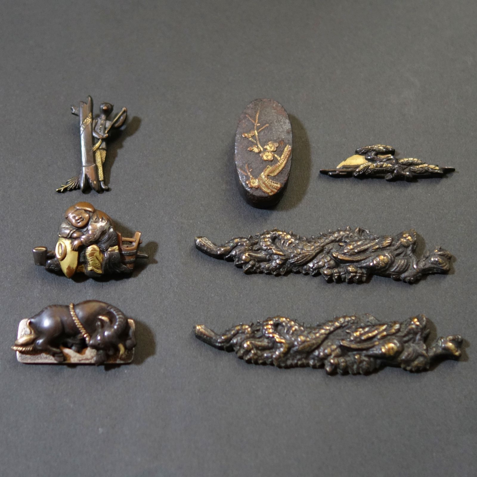 金工品 高肉彫 象嵌 鍍金 煙草入前金具 刀装具 ×７点 金属工芸 煙草入 前金具 武具 刀装具 頭 目貫 骨董 古美術 De25062001