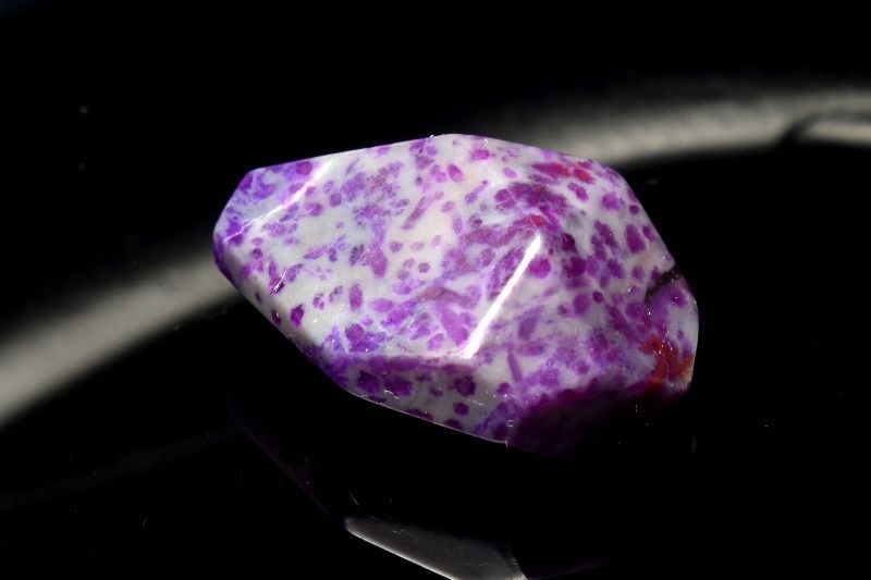 １点物 AAAA 妖艶パープル スギライト 杉石 18x12mm 原石ラフカット ルース パワーストーン 天然石 _PC5931