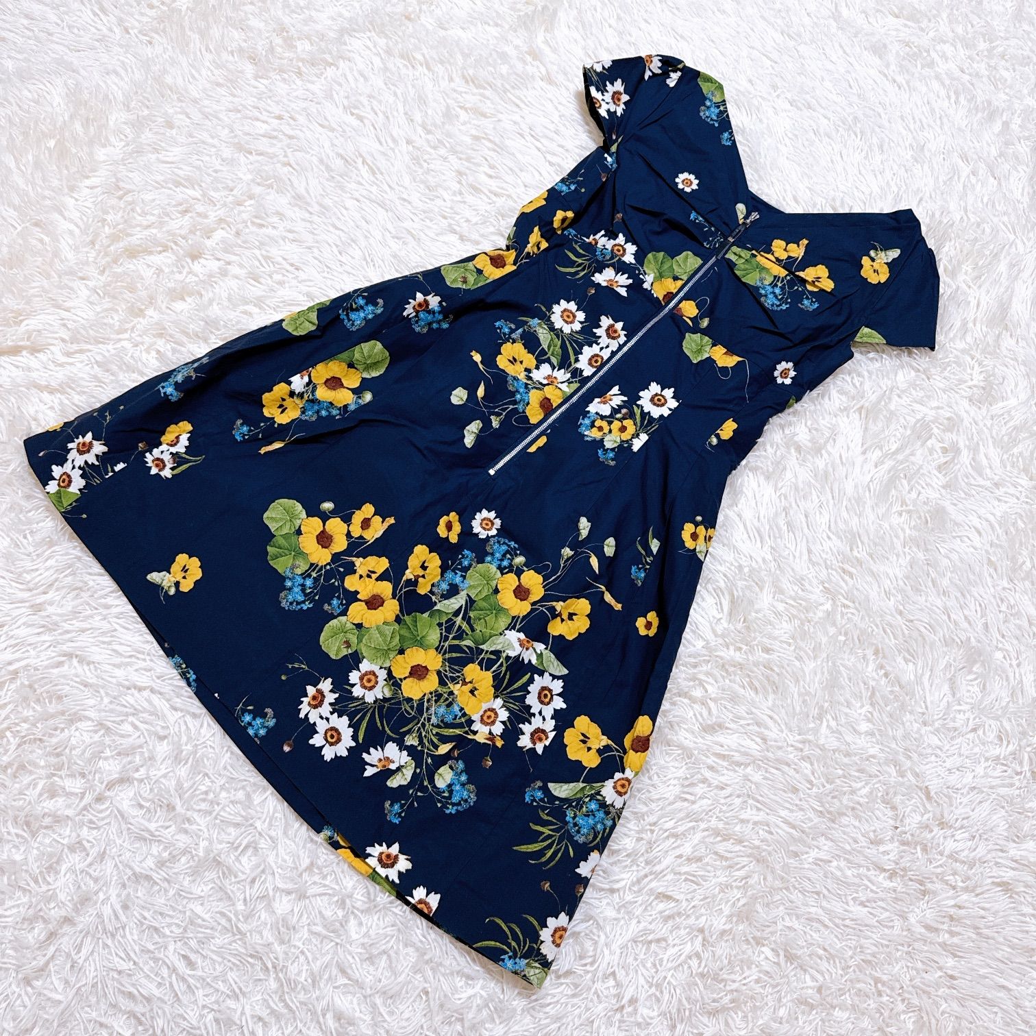 マーリエ パー エフデ　美品　花柄半袖ひざ丈ワンピース　光沢あり　上品　華やか ☆ Maglie par ef-de マーリエパーエフデ ワンピース ひざ丈