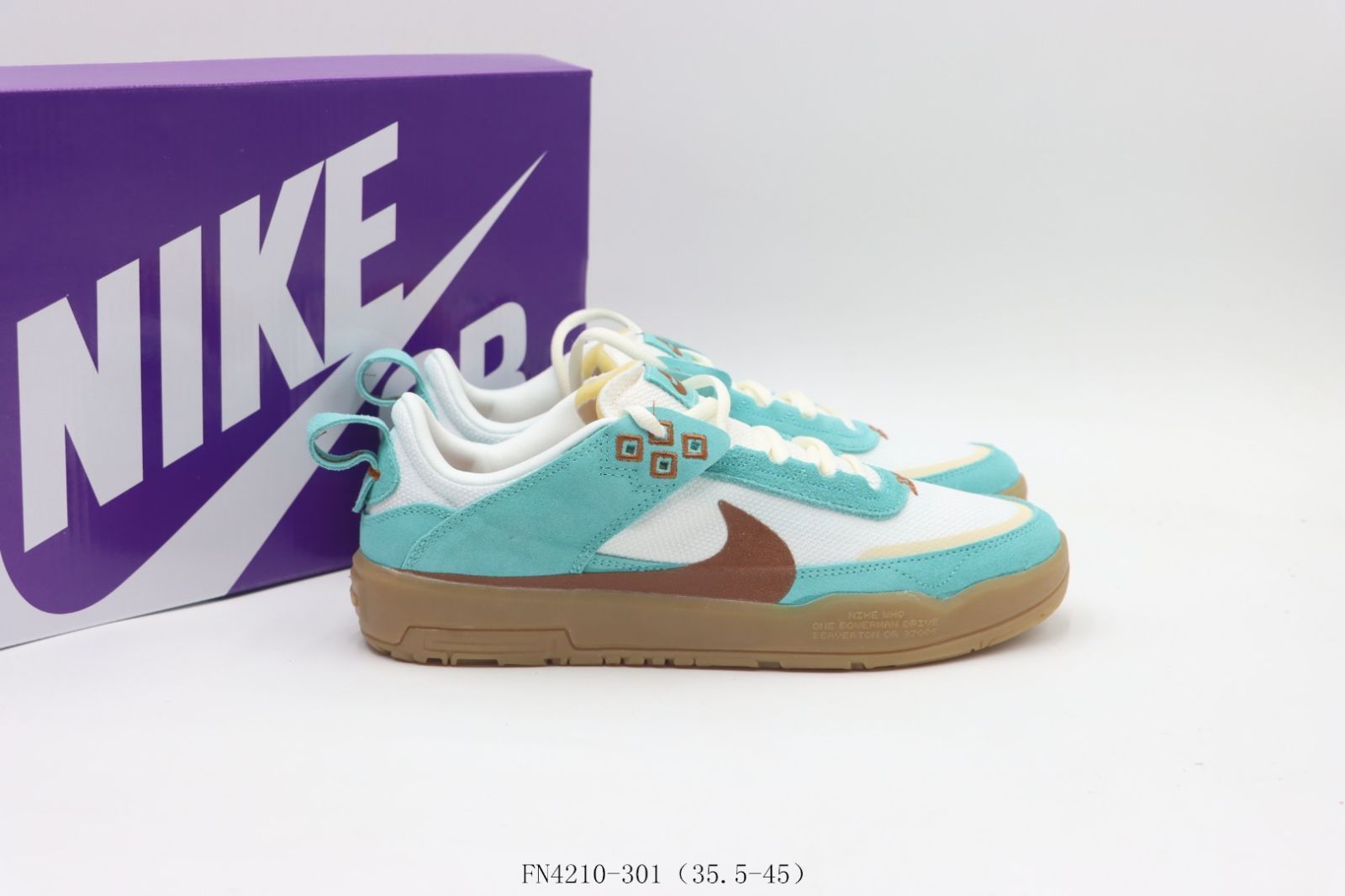 のスケートシューズ