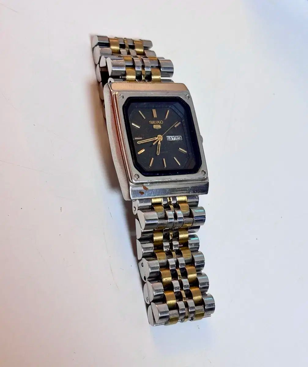 ■★セイコー クォーツ★■動作中/ビンテージ/男性用/2針式/シルバー色ケース/コードバンベルト/日本製/4130-9001/シンプル白文字盤/中古 SEIKO シャリオ シルバー 2針 セイコー ビンテージ クオーツ