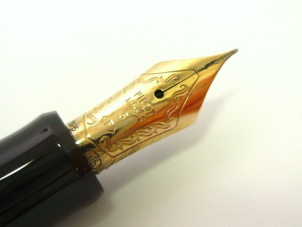 PILOT パイロット 14K 585 14金 万年筆 筆記用具 ゴールド