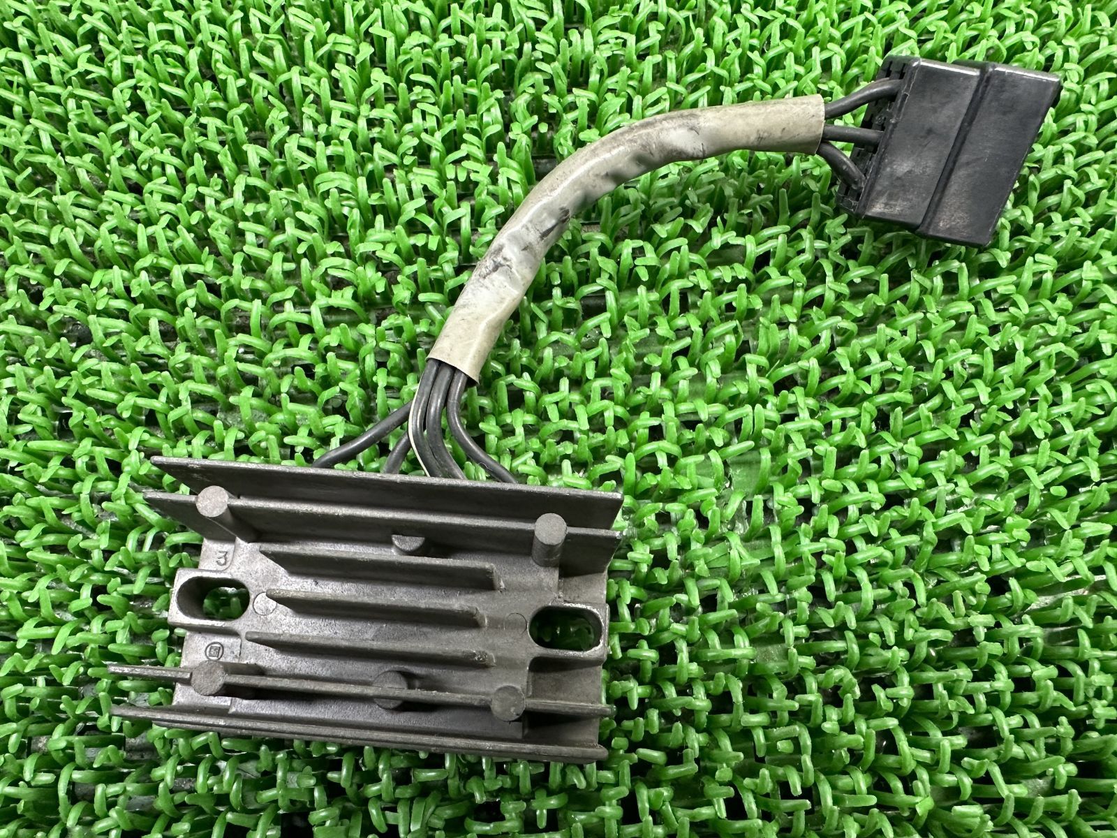 3点セット！！！お得です！！ ジェベル250 レギュレター スズキ 純正 中古 バイク 部品 RS41 30 13E1