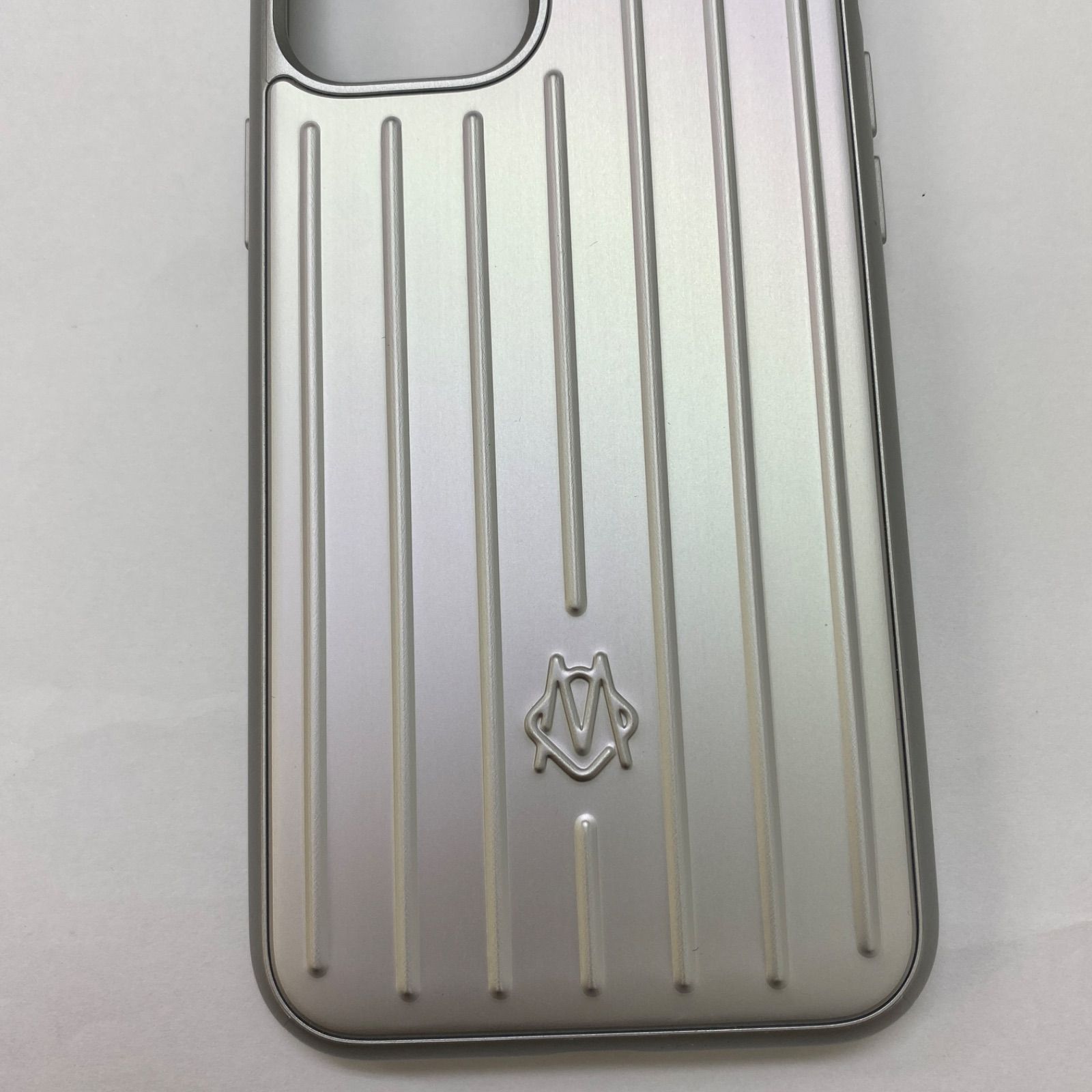 RIMOWA iPhone 11 Pro ケース シルバー ✨美品✨ RIMOWA リモワ iPhone11Proケース iPhoneケース
