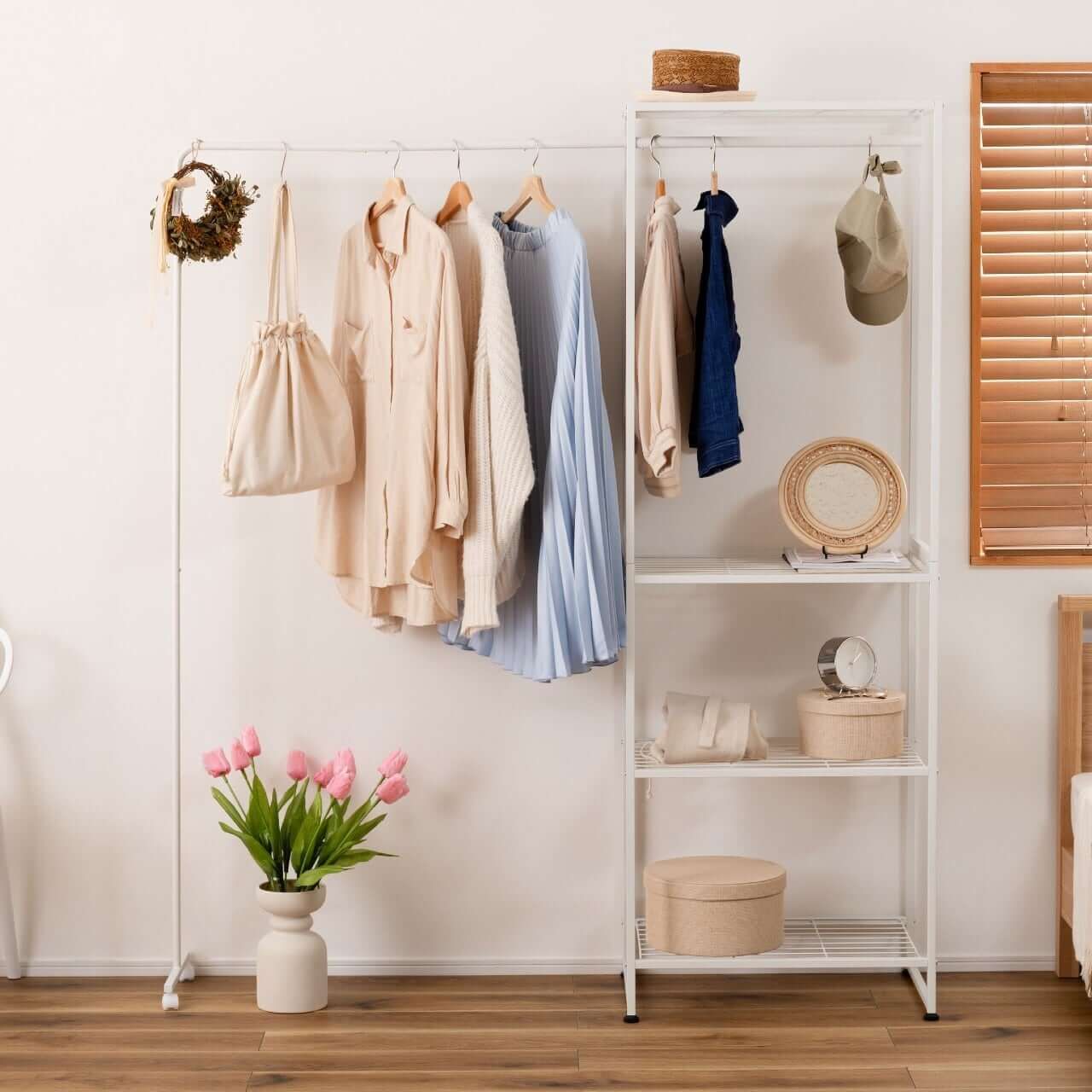 本州 可動式伸縮ハンガーラック ラック ハンガー 伸縮 ホワイト キャスター付き シンプル ワンタッチ W67.5-152×D40×H180.5