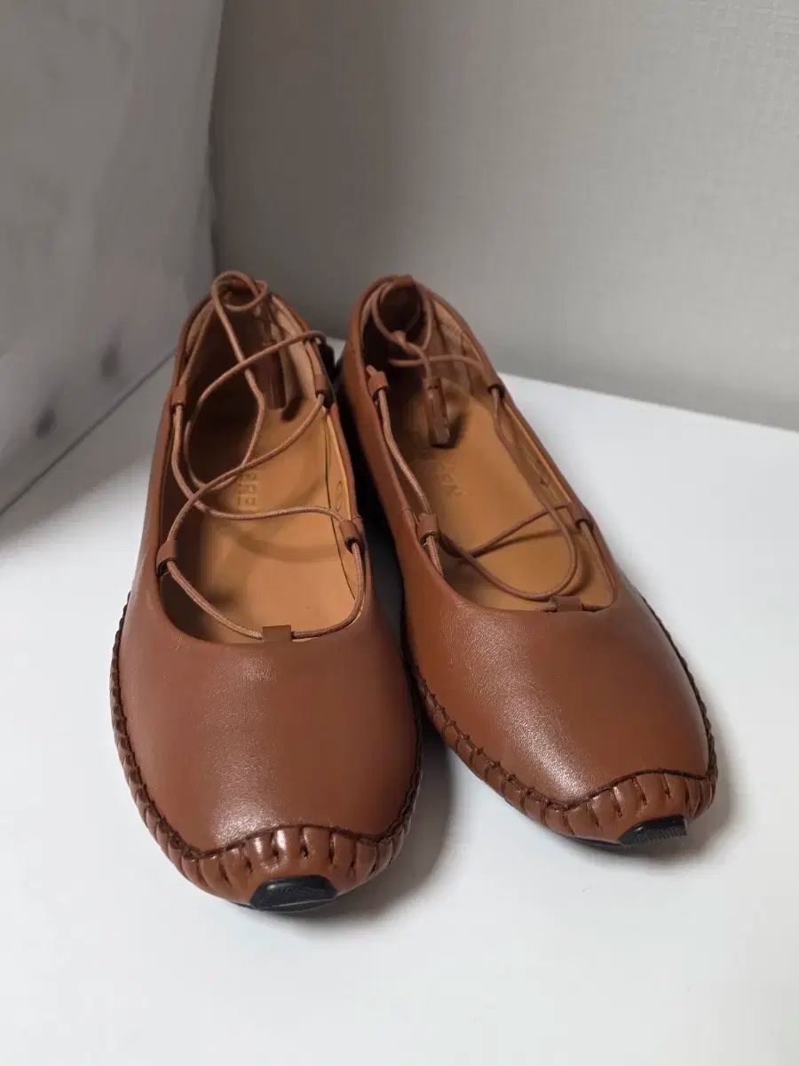 CUEREN ブラウン バレリーナ14 フラットシューズ