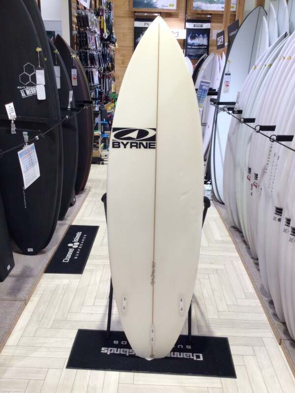 お得，HOT (SUMMER SALE)中古サーフボード【BYRNE】DINO5'10 1/2