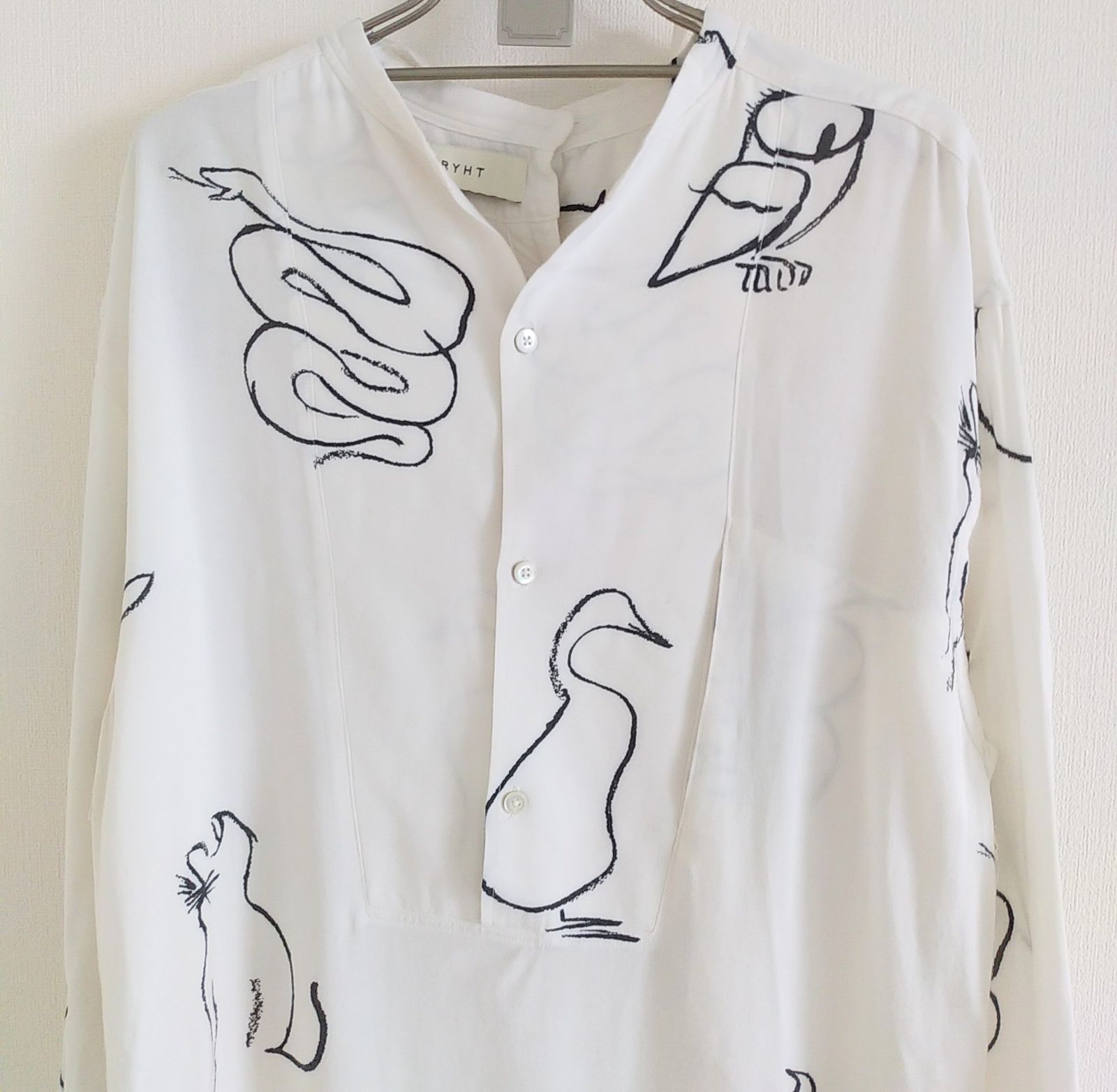 WRYHT／BAND COLLER LONG SHIRTS／ライト／ドローイング／アニマル柄  