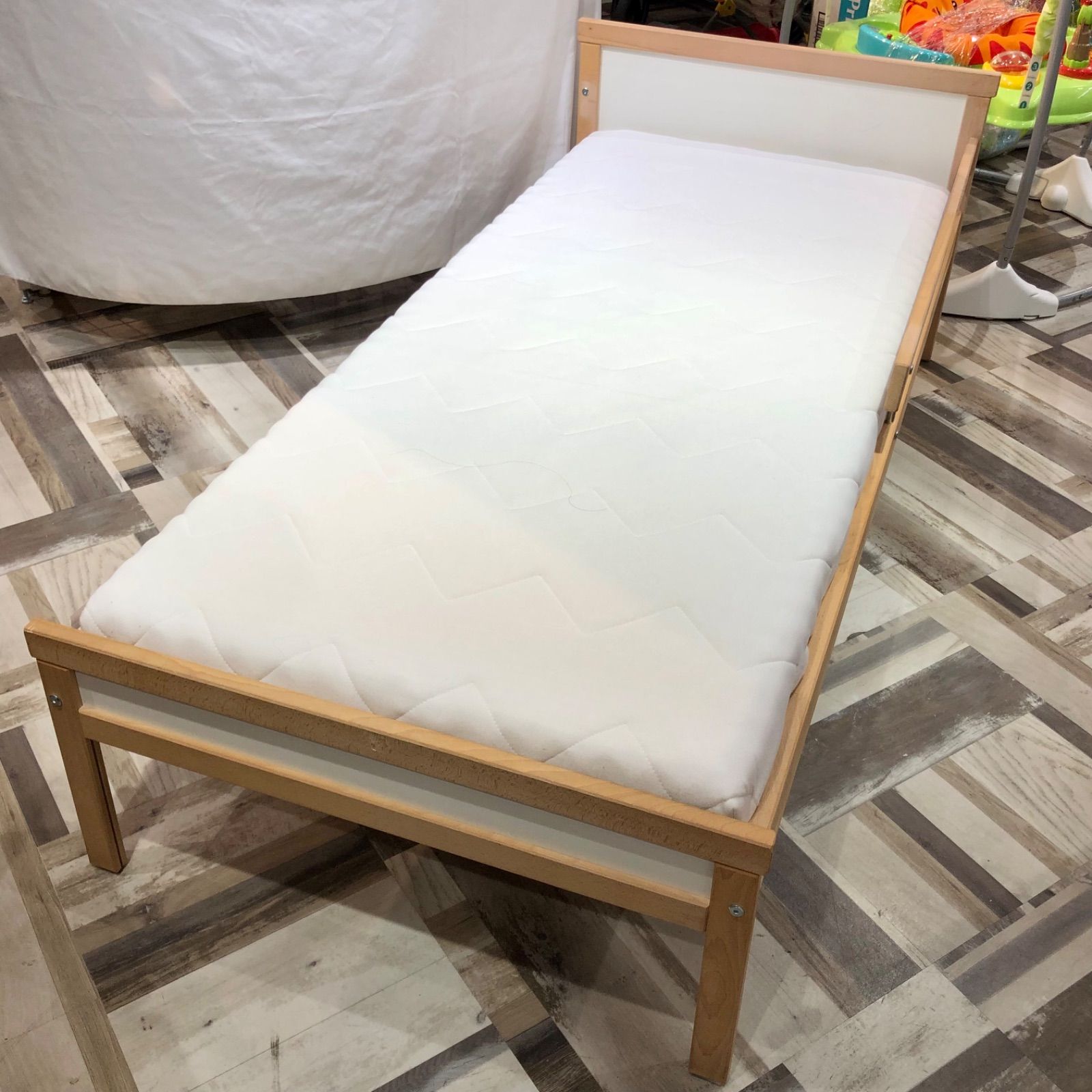 (メル様)【美品】IKEA スニーグラル マットレスつき 美品】IKEA スニーグラル マットレスつき IKEA SNIGLAR
