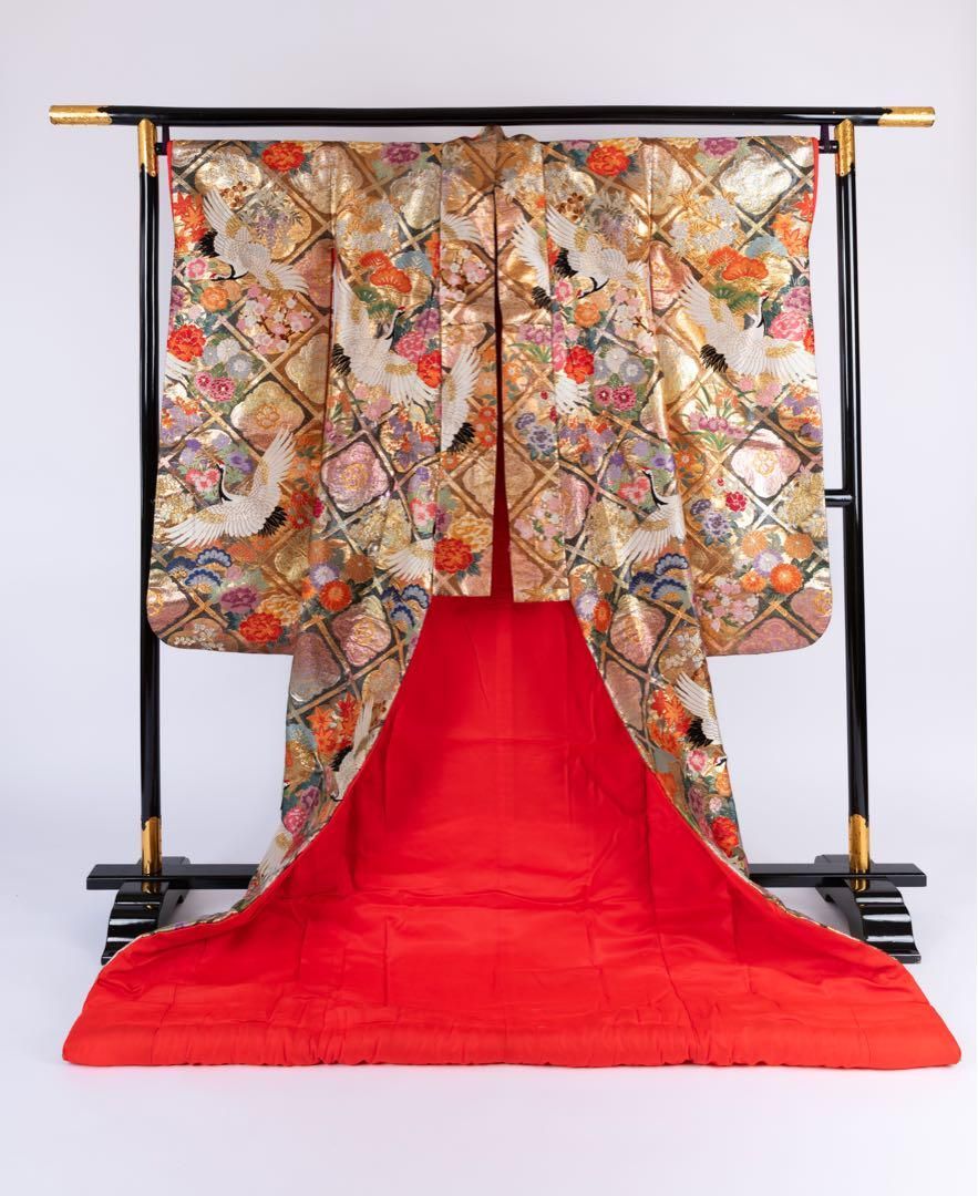 50%OFF! 125,000円→62,500円】花嫁色打掛け 金色/金刺繍 金鶴/花 