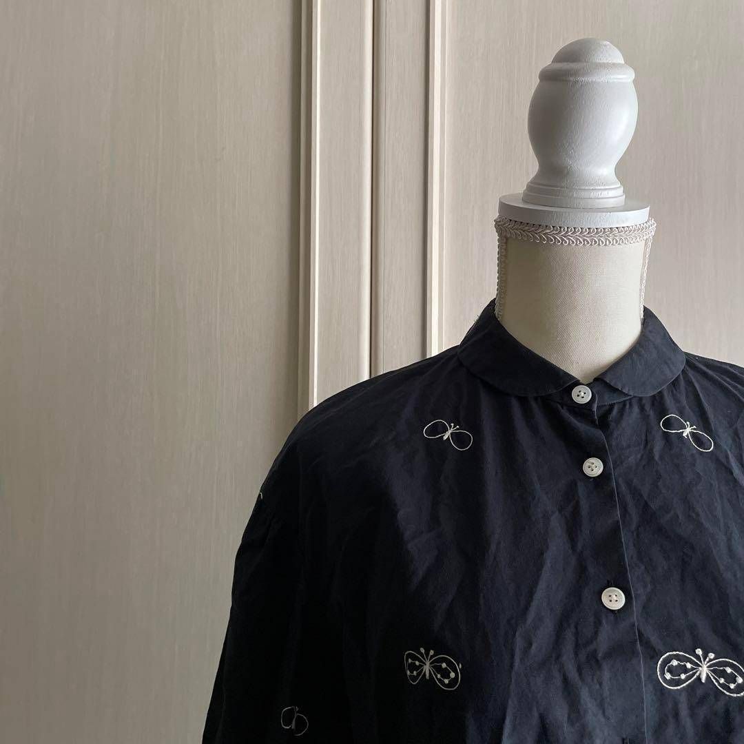 miki perhonen ネイビー刺繍ブラウス 刺繍入りネイビーブラウス （オリエンタル刺繍ブラウス｜半袖