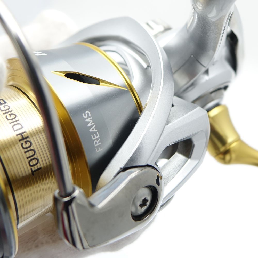 DAIWA ダイワ 21FREAMS LT4000-CXH スピニングリール 041549 - メルカリ