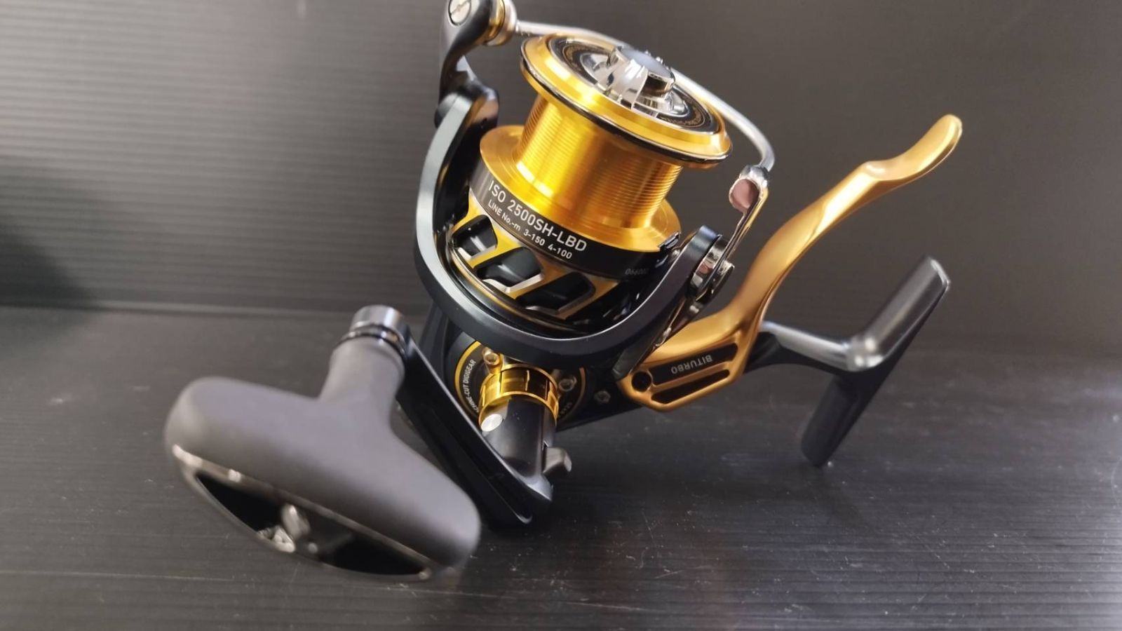 Daiwa TOURNAMENT ISO 2500SH-LBD スピニングリール 18 トーナメント