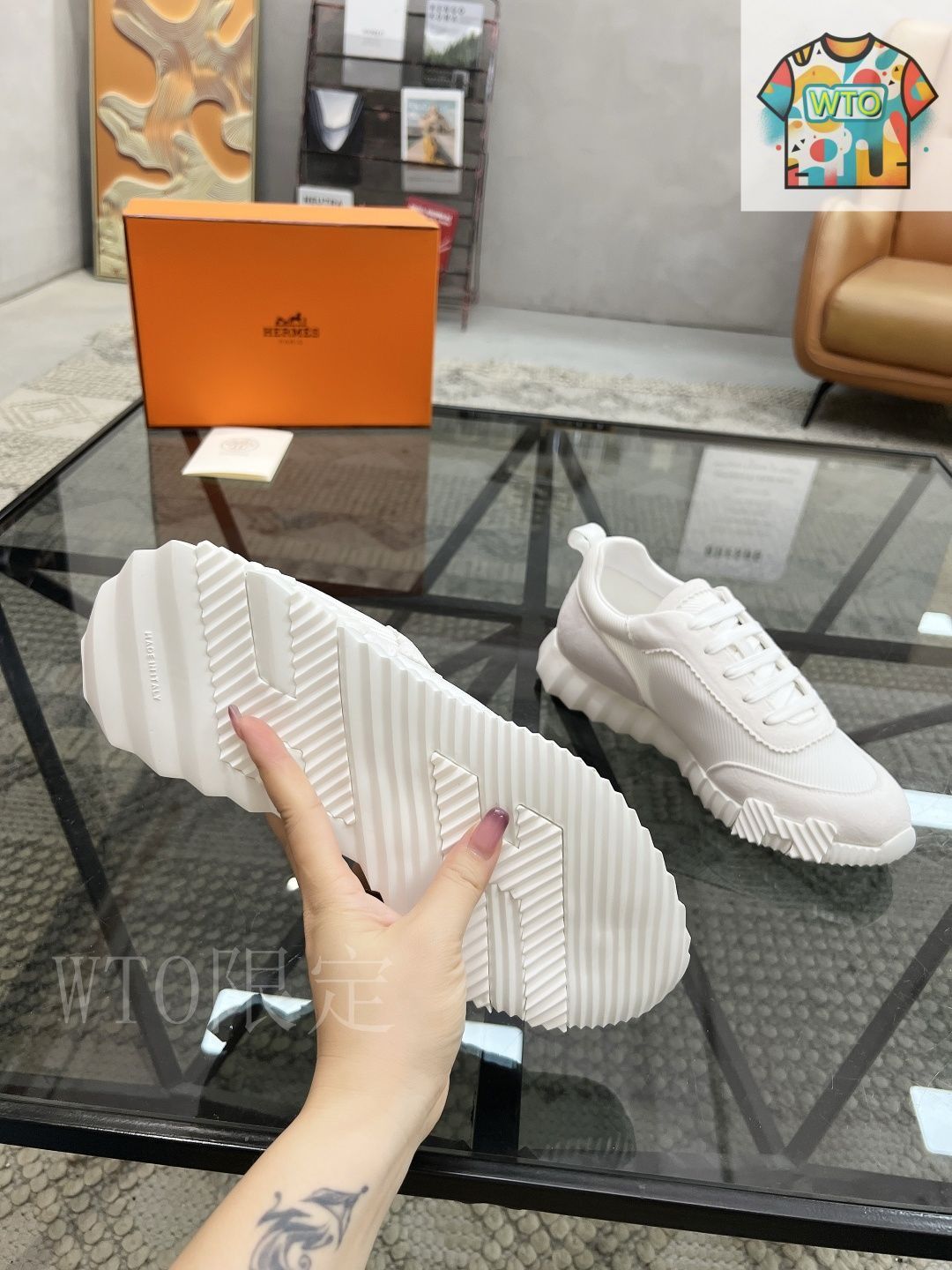 【メッシュ素材でカラフルな足元に♪】Hermesスニーカー HERMES(エルメス) スニーカー(レディース) - 海外通販のBUYMA