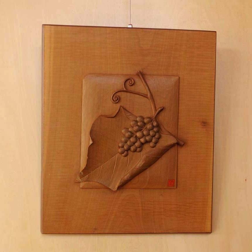 木彫りの額（レリーフ） 山ぶどう - メルカリ