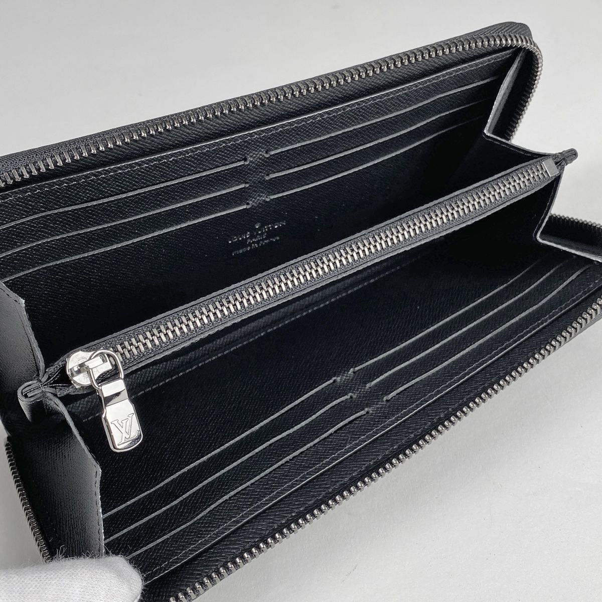ルイヴィトン 長財布 モノグラム・エクリプス ジッピーウォレット