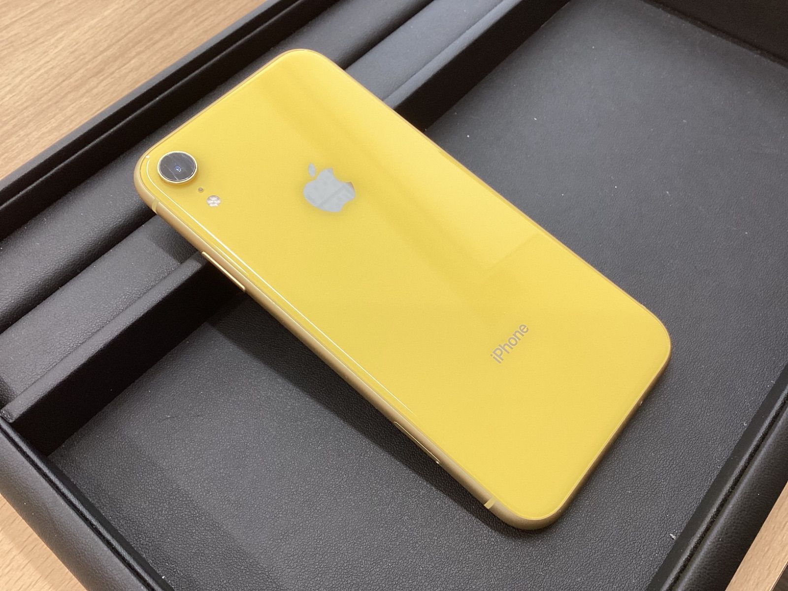O305 Apple iPhone XR 本体 256GB SIMロック解除済み・初期化