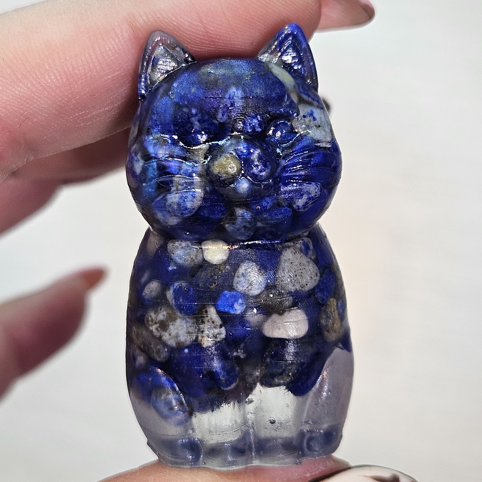 ラピスラズリ✨置物✨猫🐱カービング✨さざれ石✨ - メルカリ