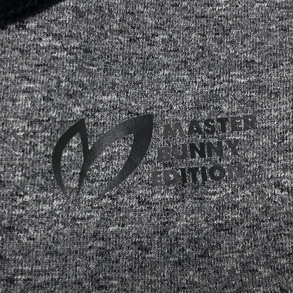 サイズ 4 MASTER BUNNY EDITION マスターバニーエディション 2025年 フード付き 長袖Tシャツ グレー系 240101528632 ゴルフウェア メンズ ストスト WWW_OLIVIERBERNSTEIN_COM