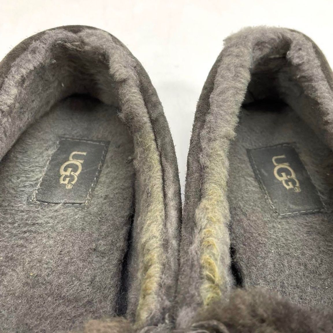 UGG アグ モカシン ボートシューズ シープスキン スリッポン
