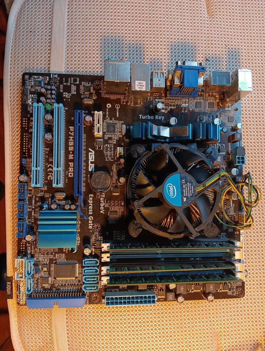 マザーボード P7H55-M PRO 10Gb Ram Xonar D G Robotics M5670