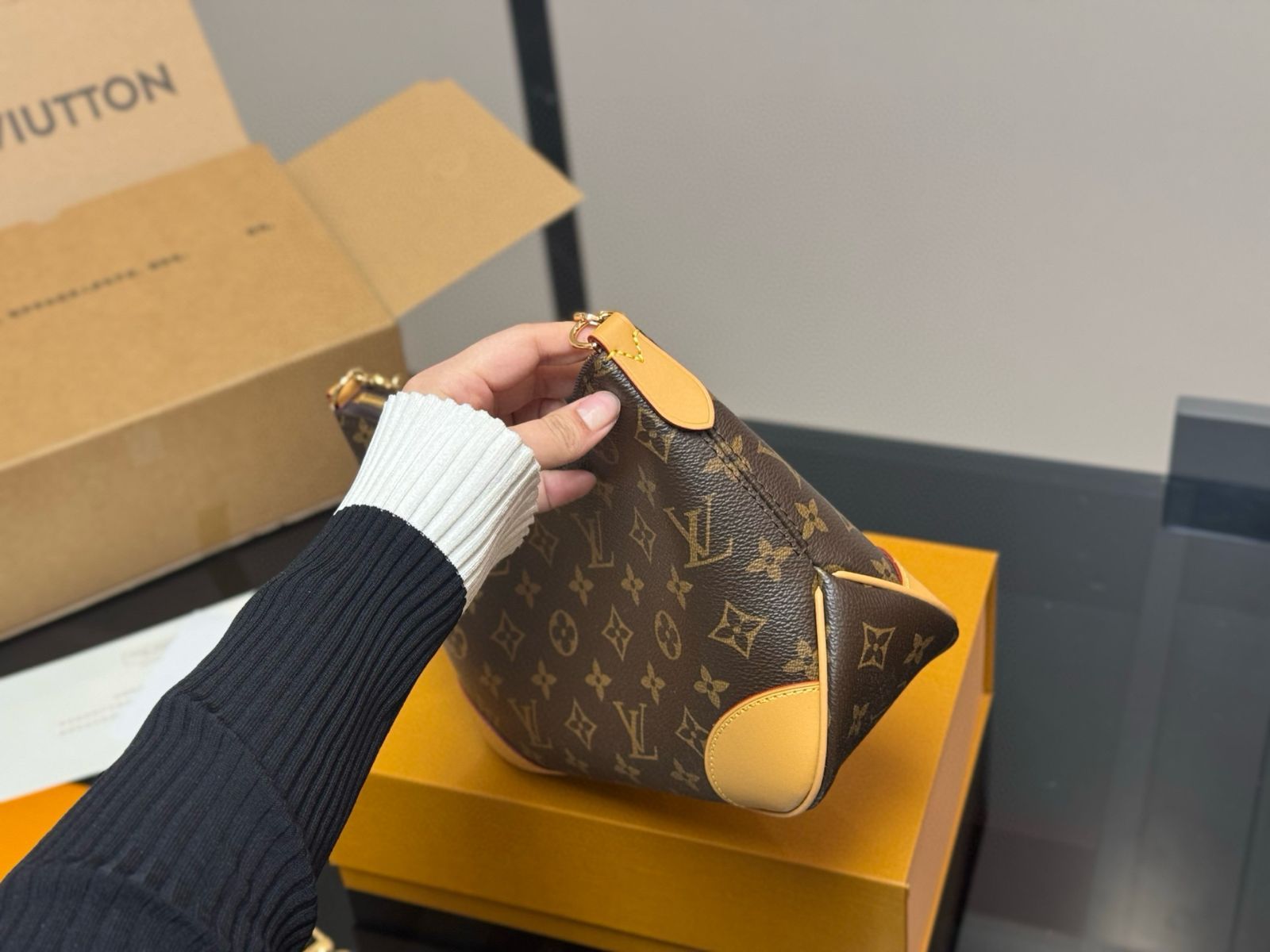 LV
