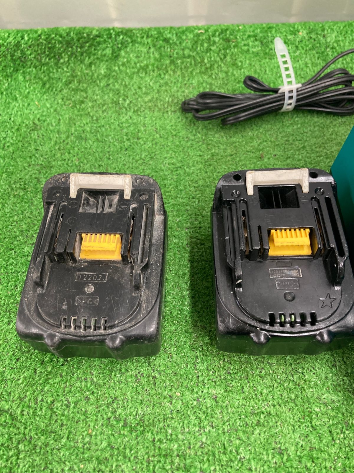 マキタ 純正リチウムイオンバッテリー BL4025 40V 2.5Ah 充電回数24回 