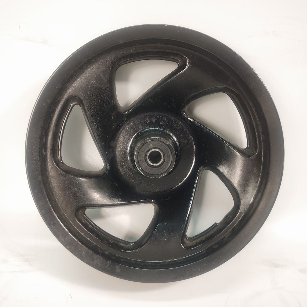 ヤマハ マジェスティ250C SG03J 純正 フロントホイール 13-3.00 黒 傷