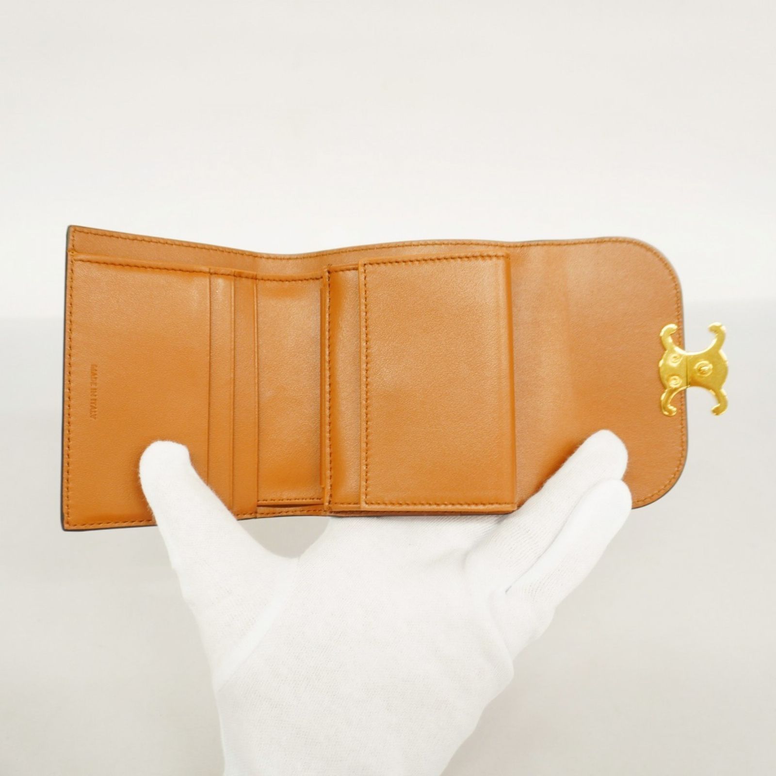 美品 セリーヌCELINE レザー トリオンフ 三つ折り財布 F・DS1293. 新品同様CELINEセリーヌ 三つ折り財布 トリオンフ