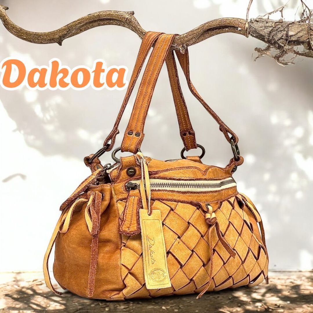 革の表情を楽しむ日々✨ Dakota ダコタ ハンドバッグ レザー編み込み