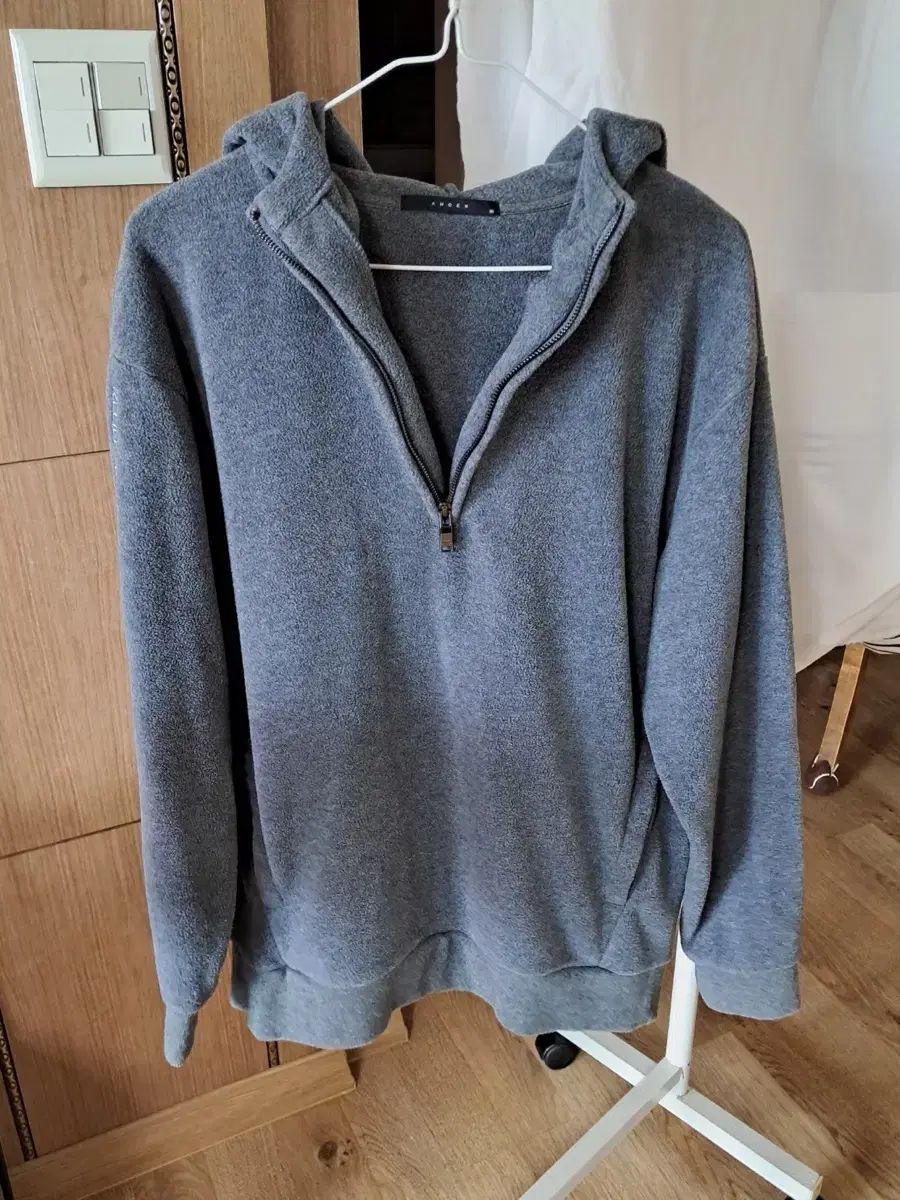 フリース フード付きTシャツ