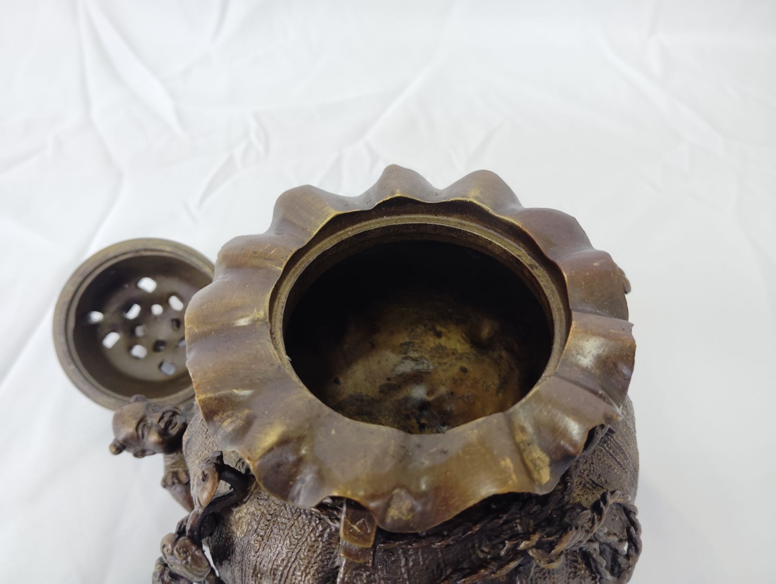 大明宣徳年製 唐子脚宝袋形香炉 香炉 袋型 元宝摘み 童子 銅製 ベスト