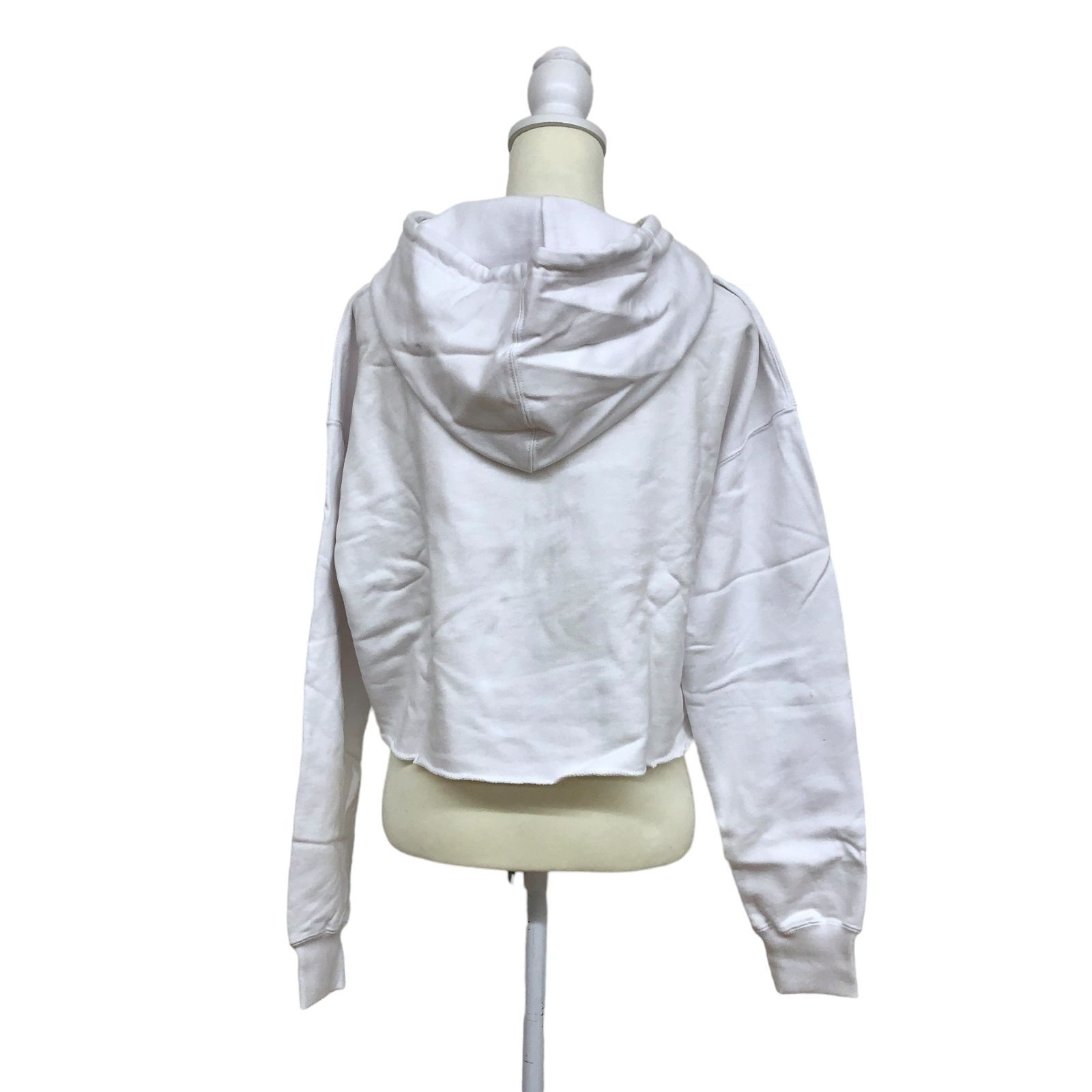 ☆新品☆ RVCA ルーカ パーカー クロップド丈 マフポケット ☆新品☆ RVCA ルーカ パーカー クロップド丈 マフポケット