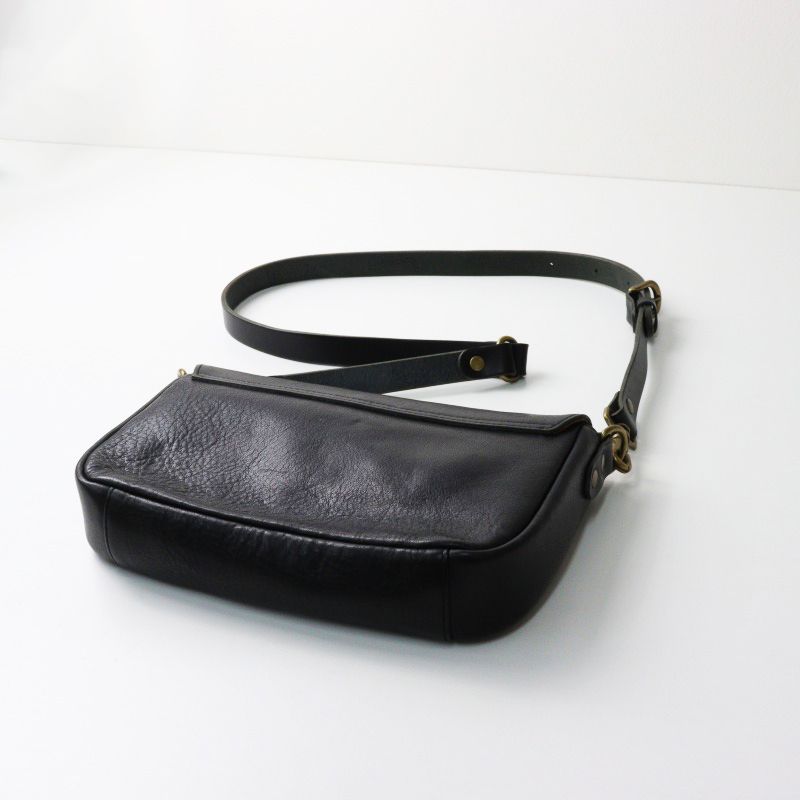美品 クレドラン CLEDRAN レザーショルダーバッグ /ブラック 斜