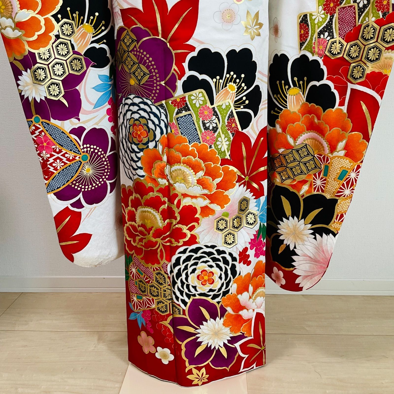 振袖 振袖フルセット 白系 牡丹 菊 椿 金彩 正絹 - メルカリ